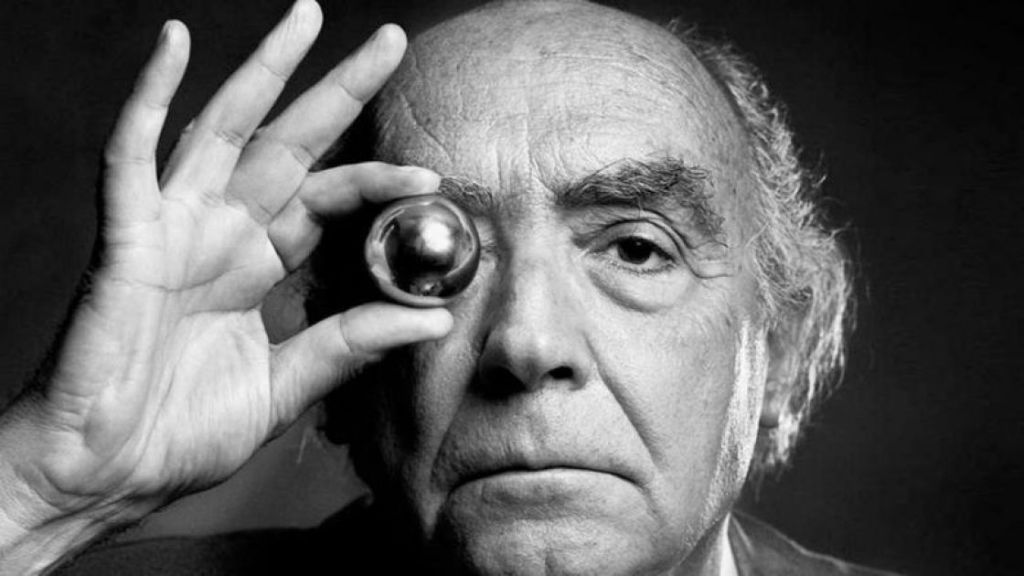 خوسيه ساراماغو: صانع العوالم الروائية